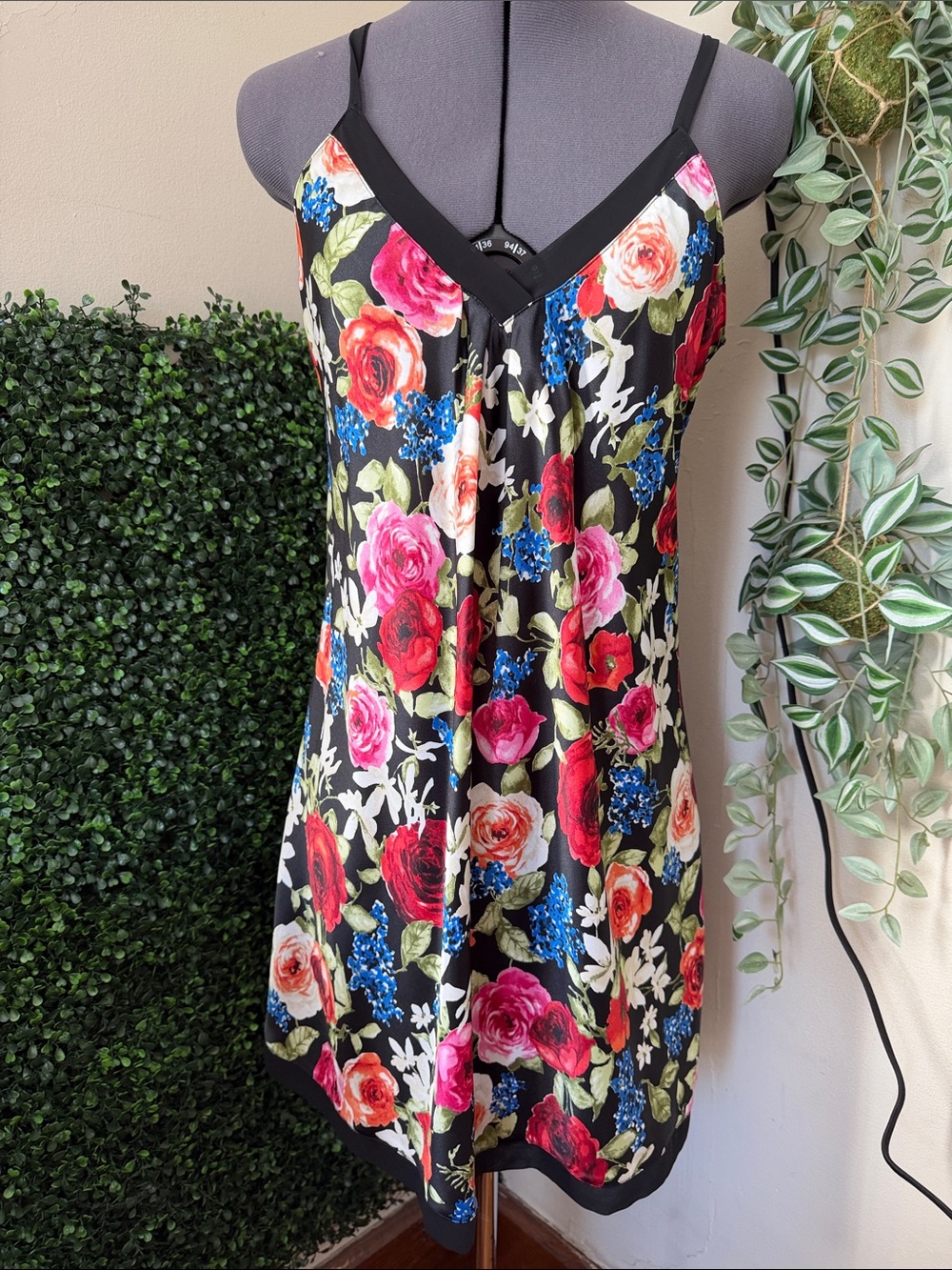 Oscar de la Renta Black Floral V-Neck Slip Cami with Pink and Red Roses
